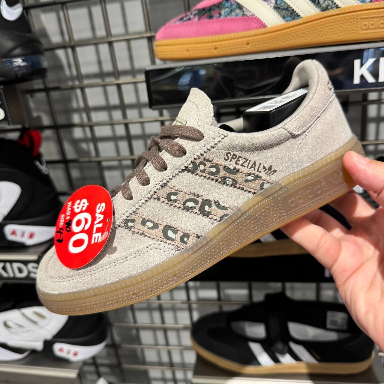 ADIDAS SPEZIAL