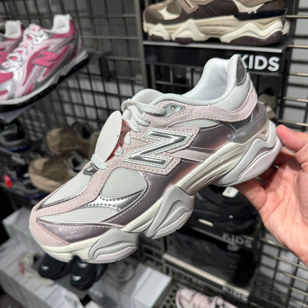 NEW BALANCE  9060