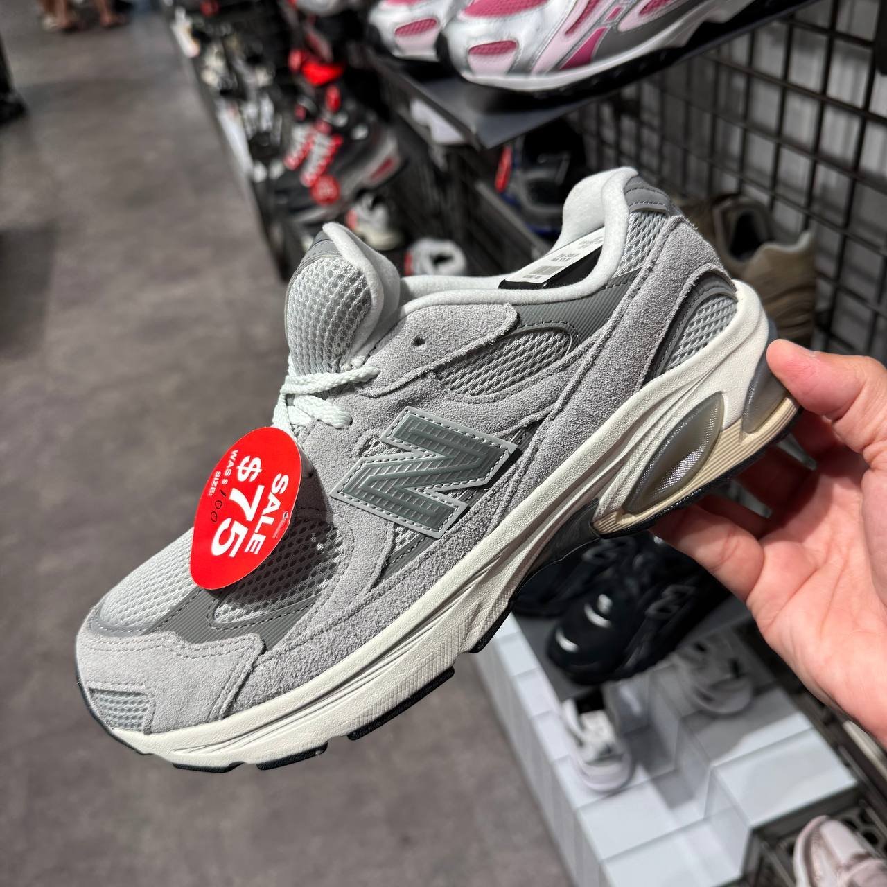 NEW BALANCE  2010