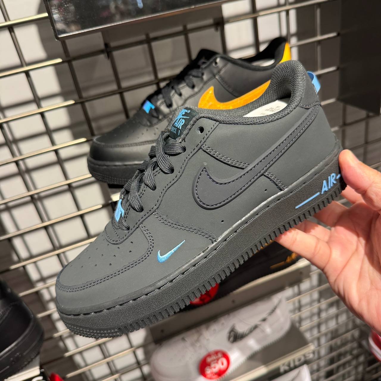 NIKE AIR FORCE