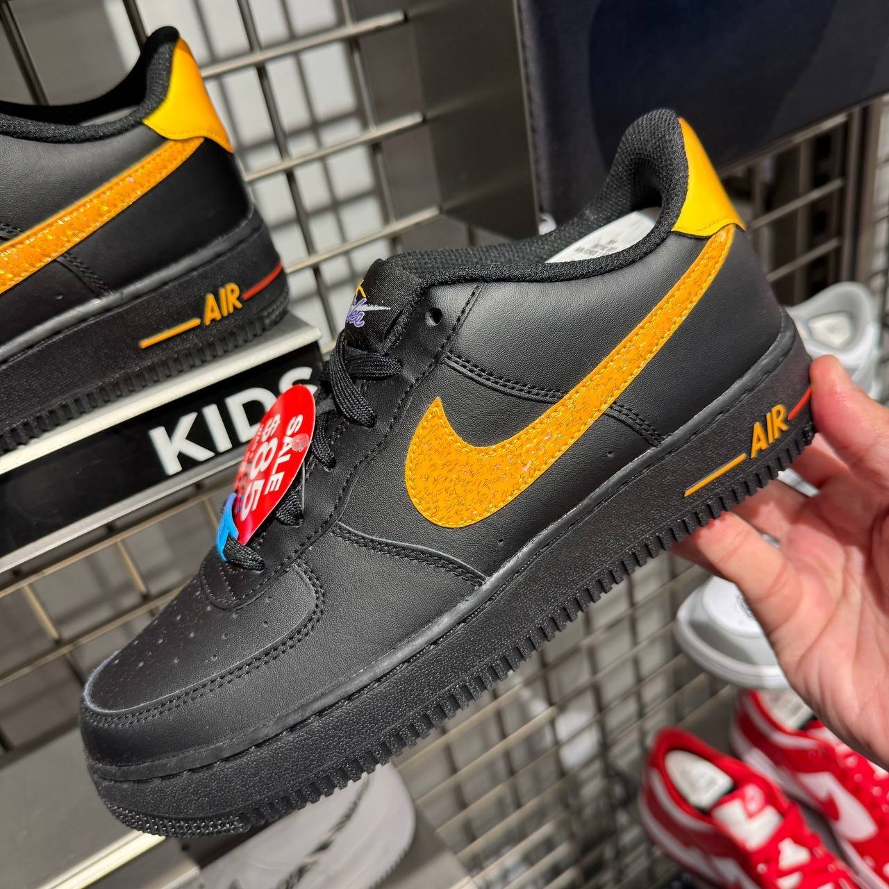 NIKE AIR FORCE