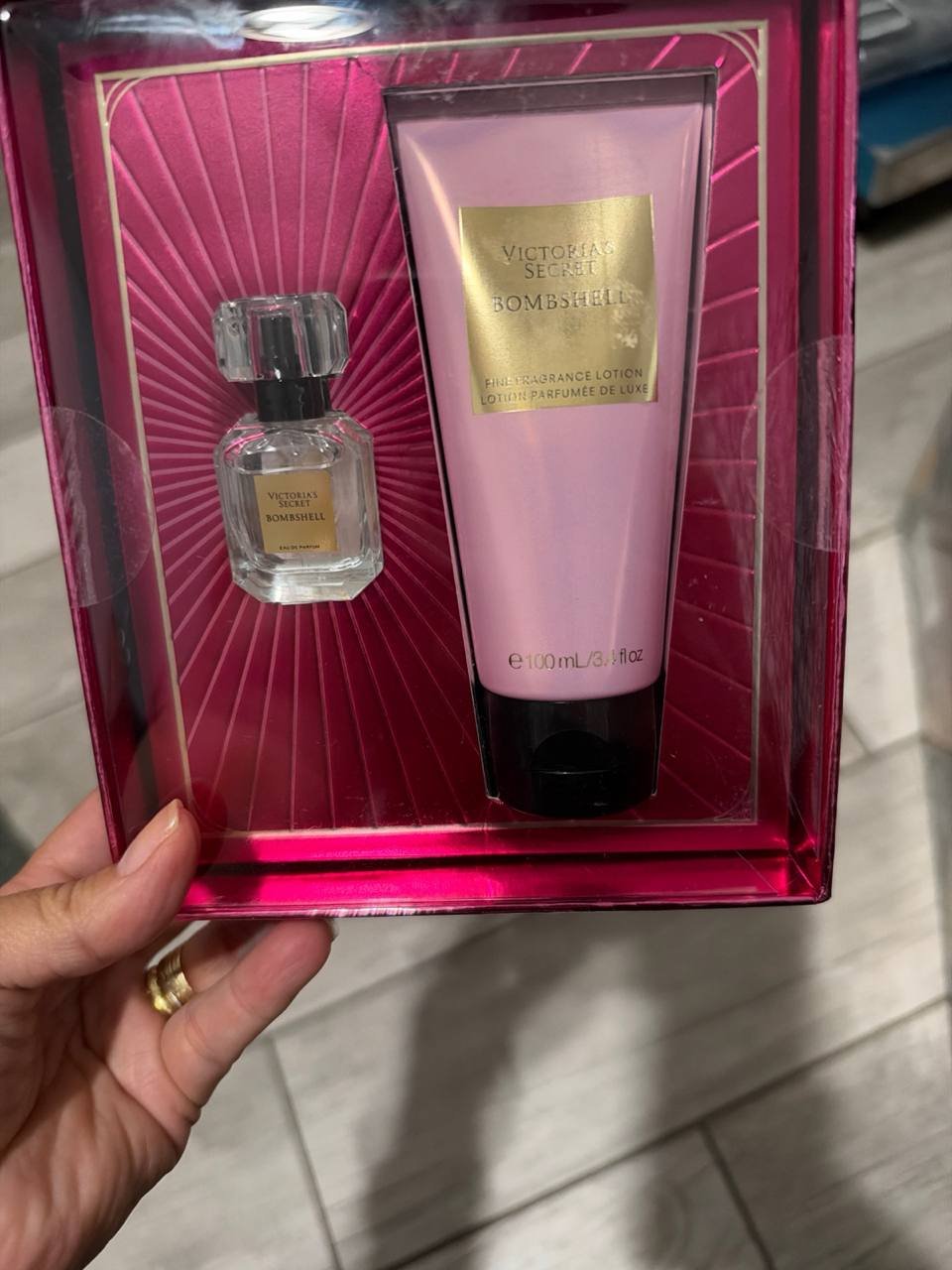 Bombshell Fine Fragrance Lotion e Mini Perfume Victoria Secrets