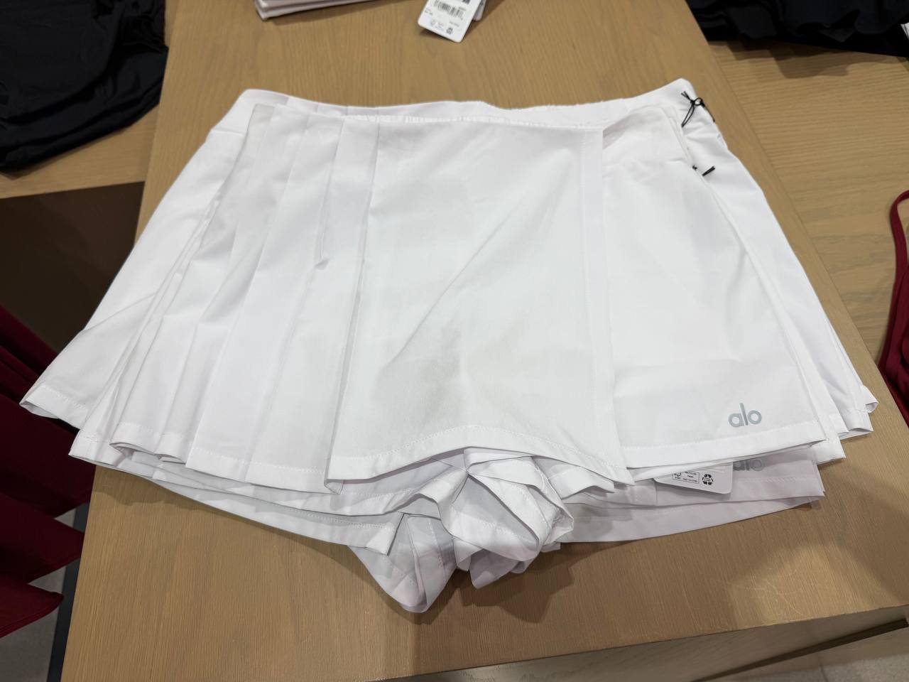 SAIA SHORT UNMATCHED