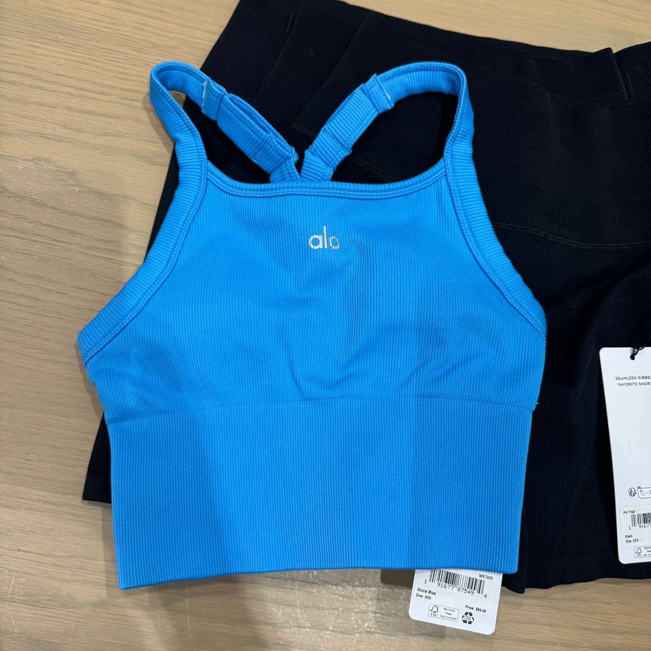 SEAMLESS RIBBED