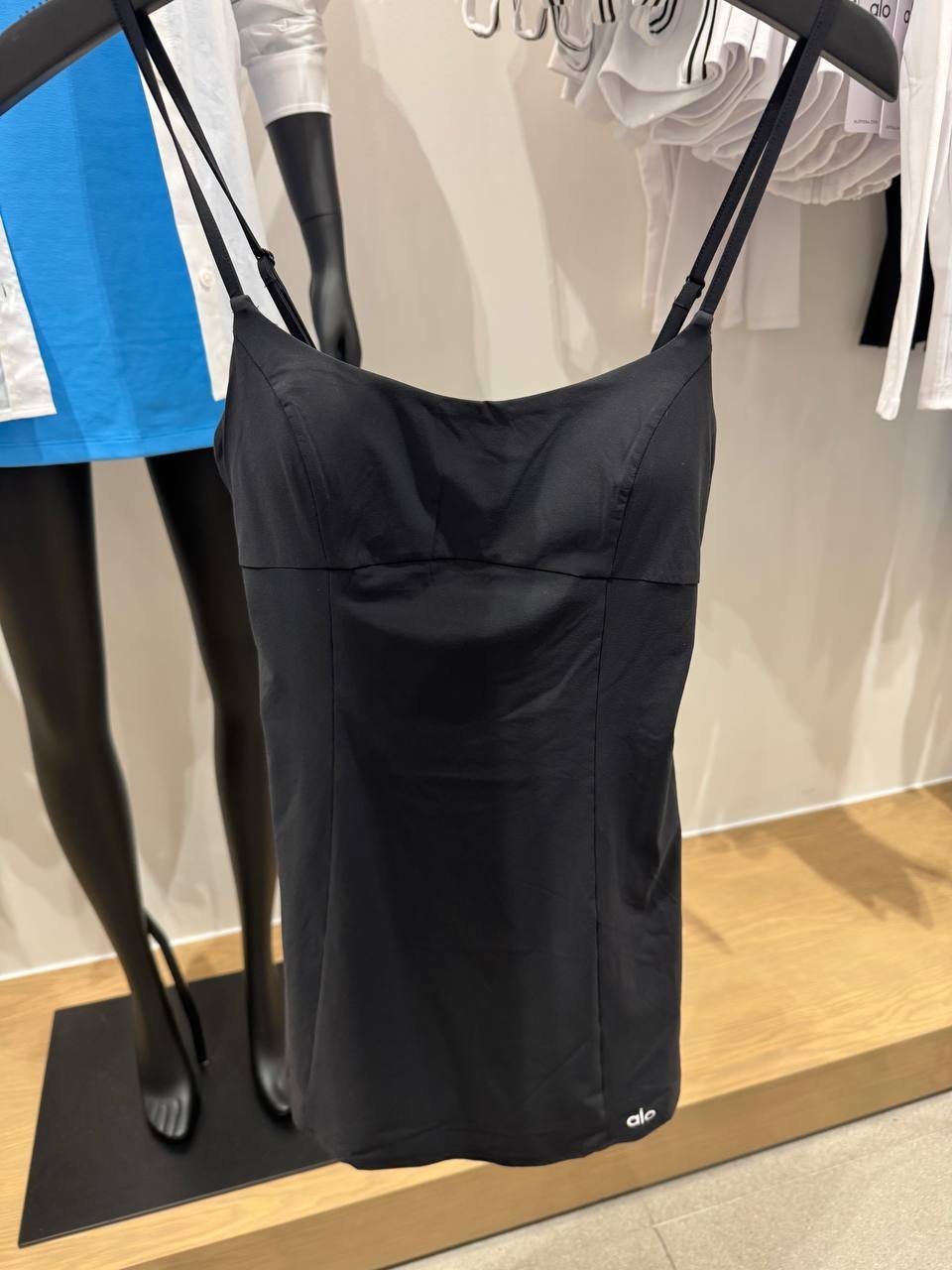 BREEZY TENNIS