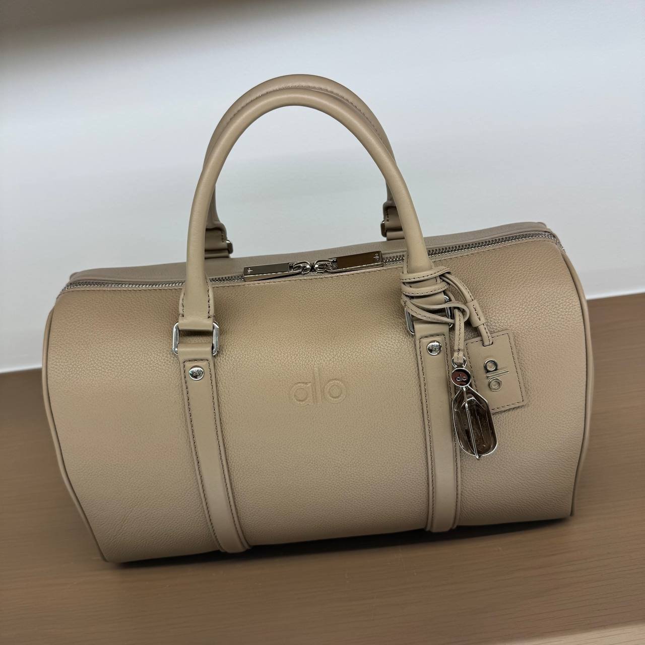 BOLSA MÉDIA COM ALÇA EXTRA