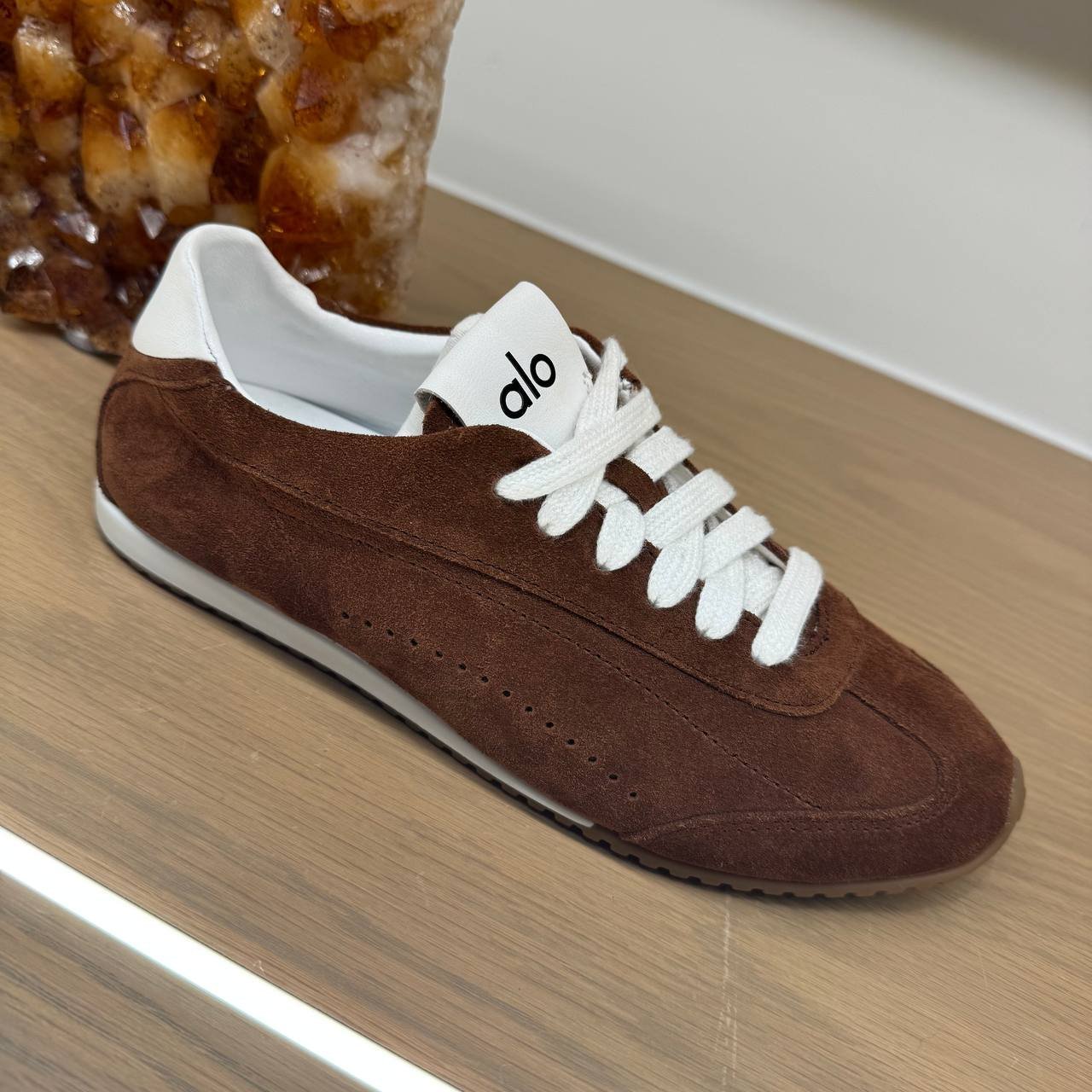 SNEAKER