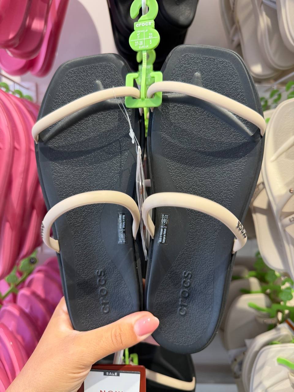 CROCS