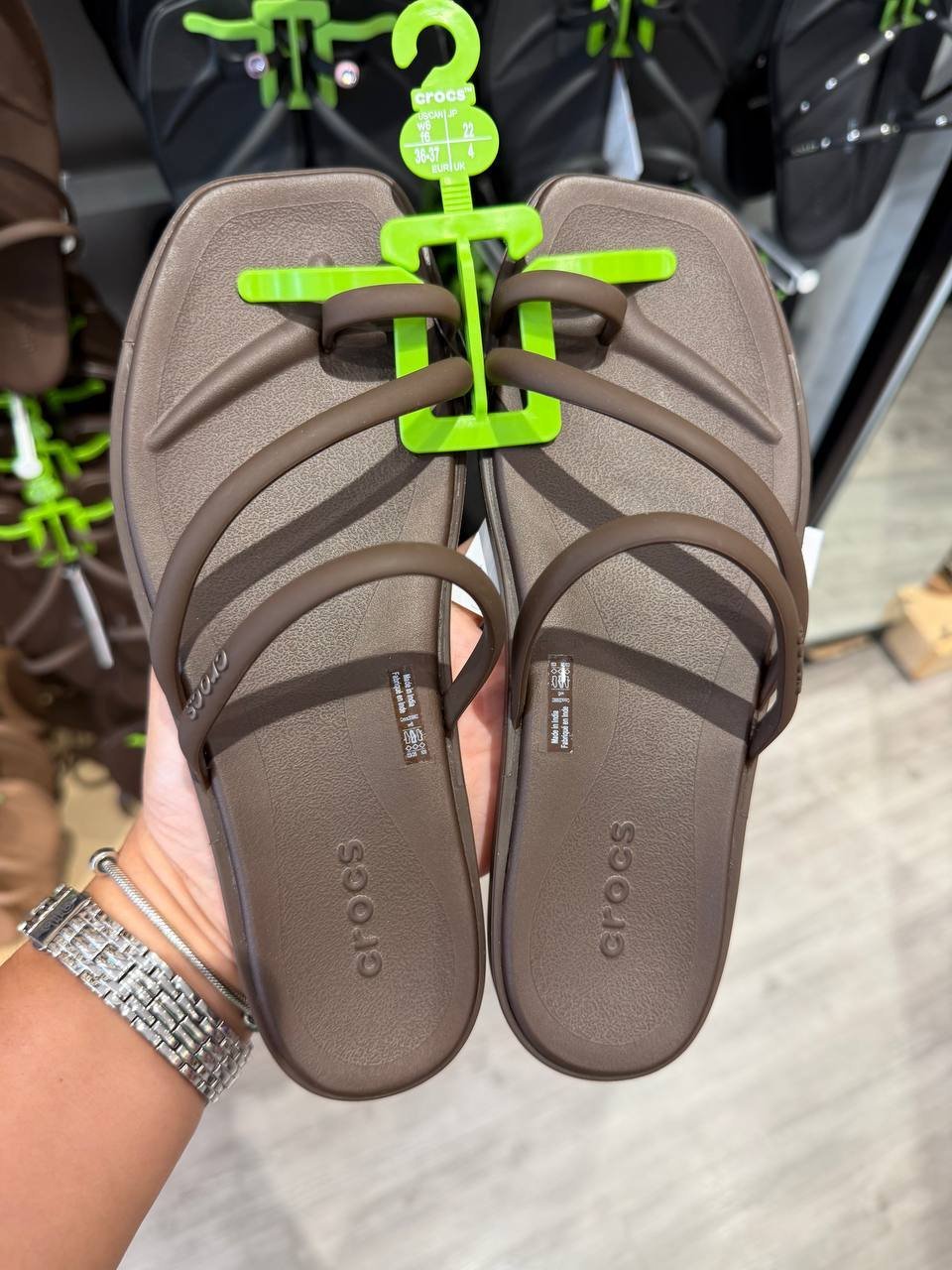 CROCS