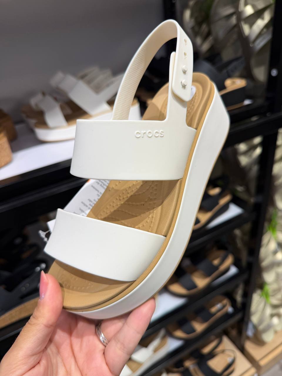 CROCS