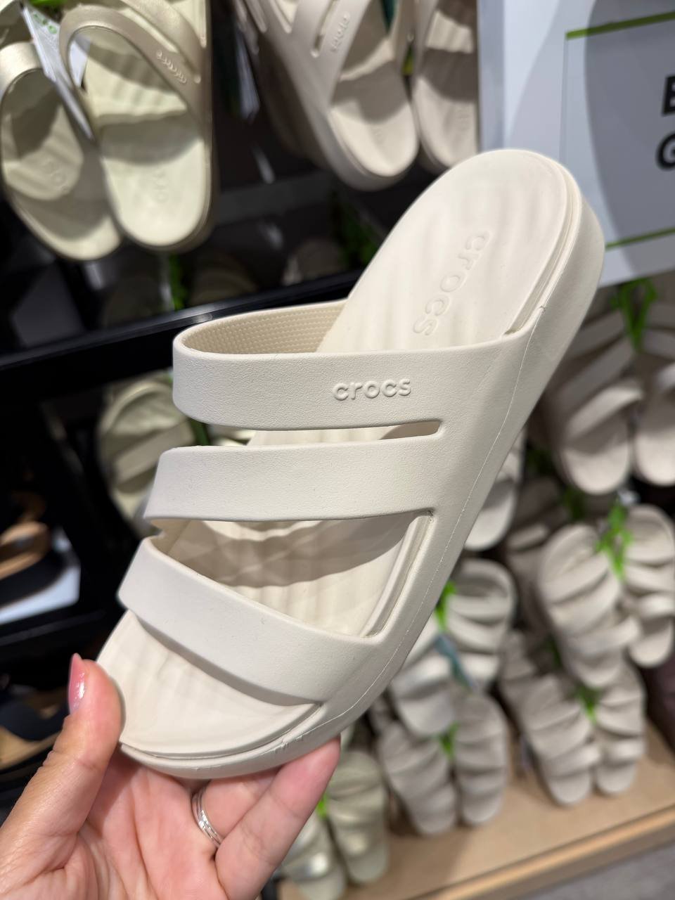 CROCS