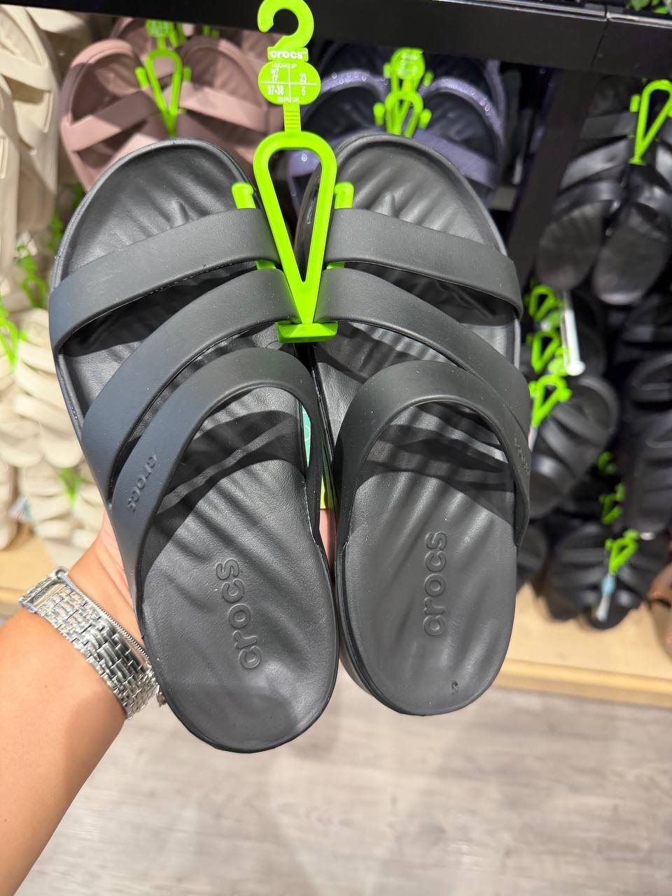 CROCS