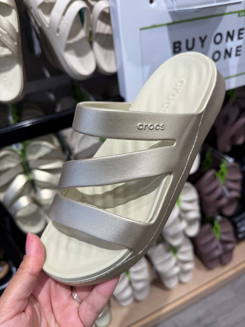 CROCS
