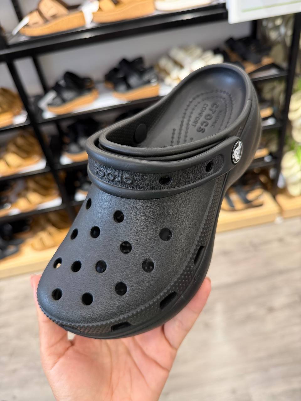 CROCS