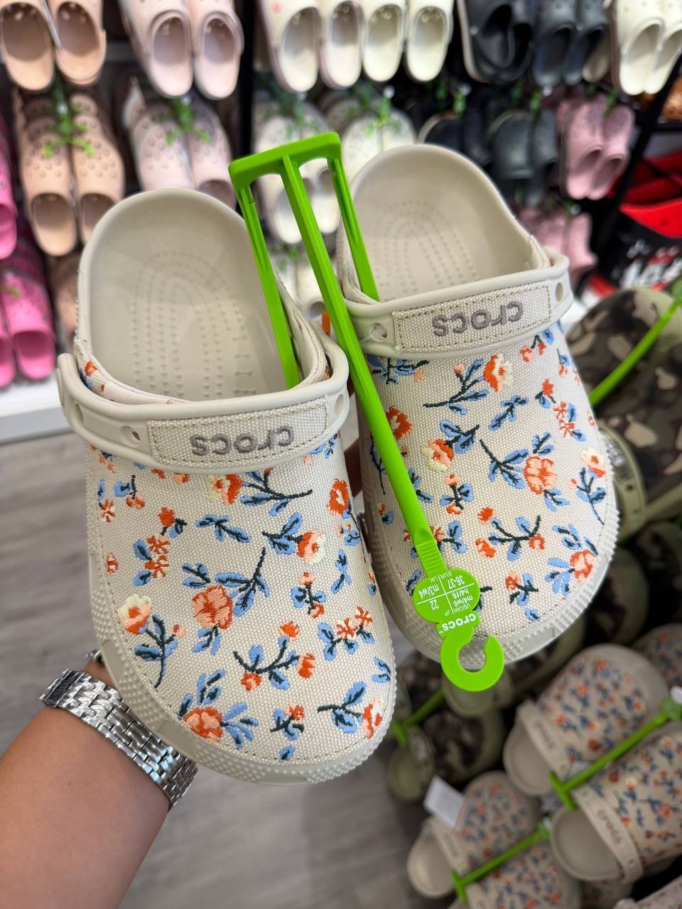CROCS