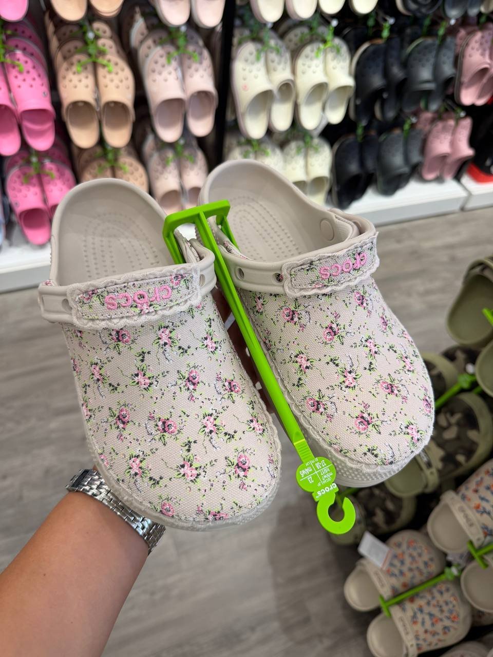 CROCS