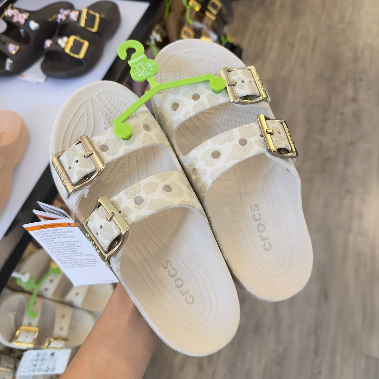 CROCS