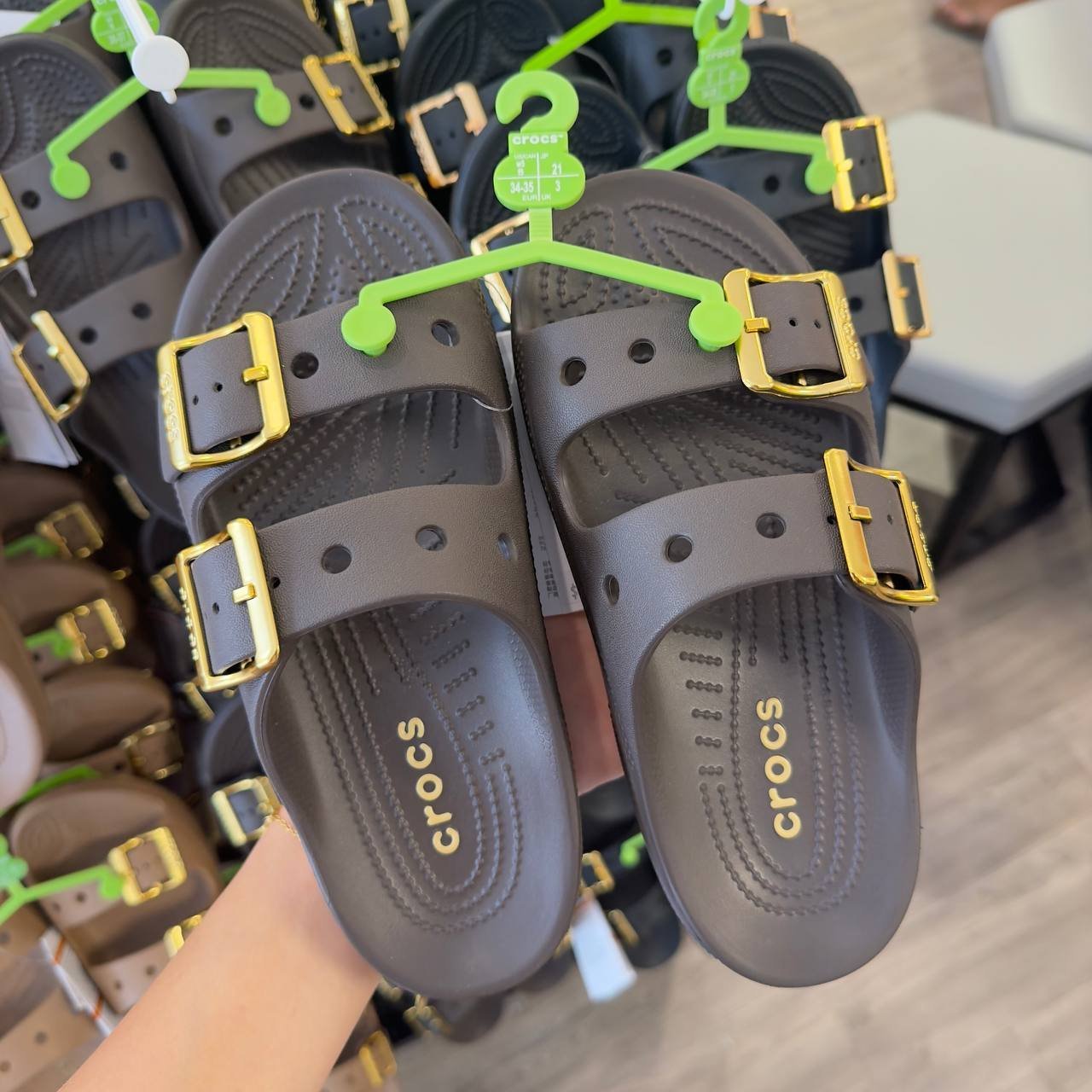 CROCS