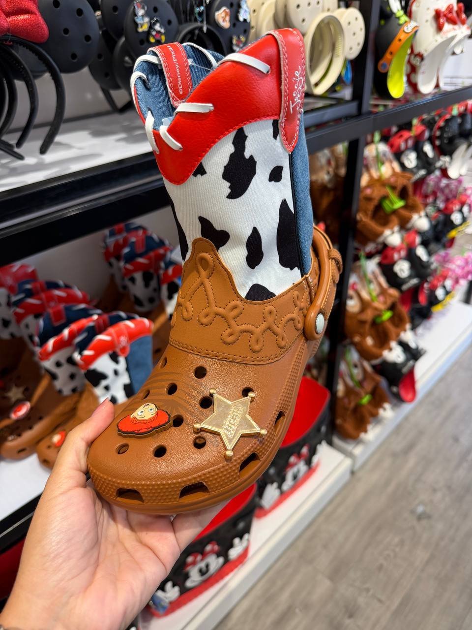 CROCS