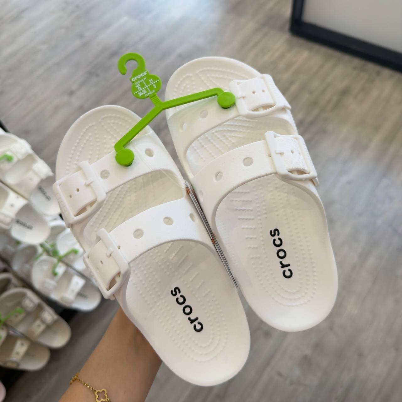 CROCS