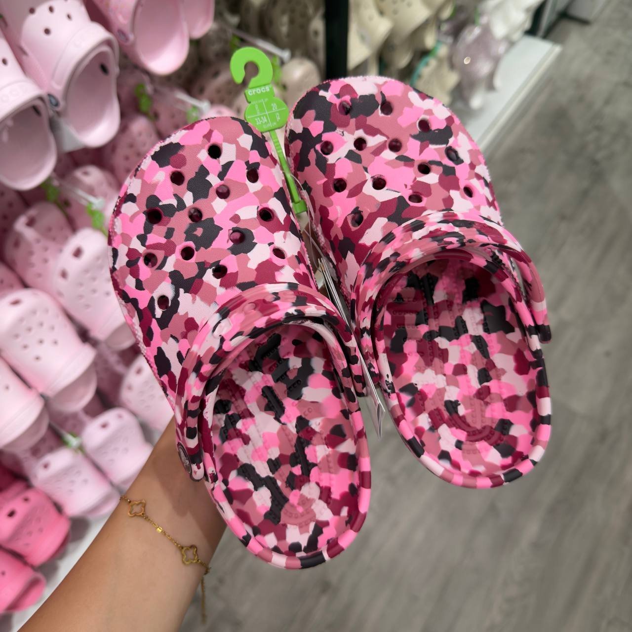 CROCS