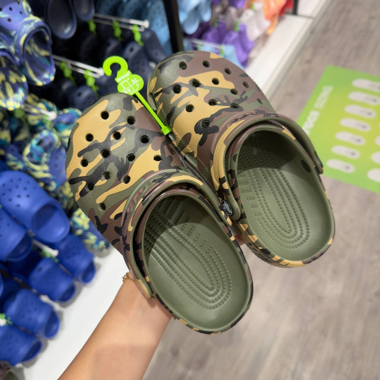 CROCS