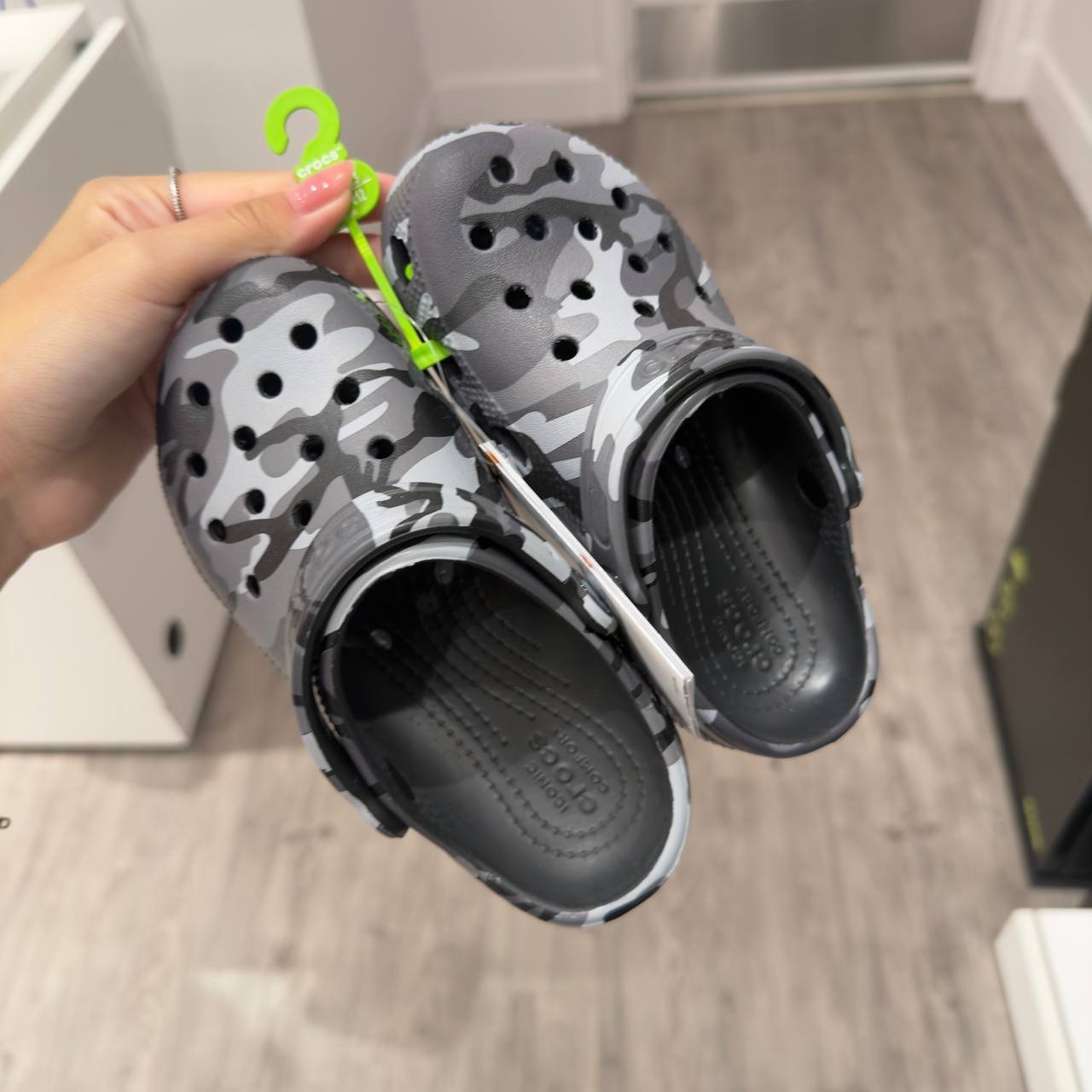 CROCS
