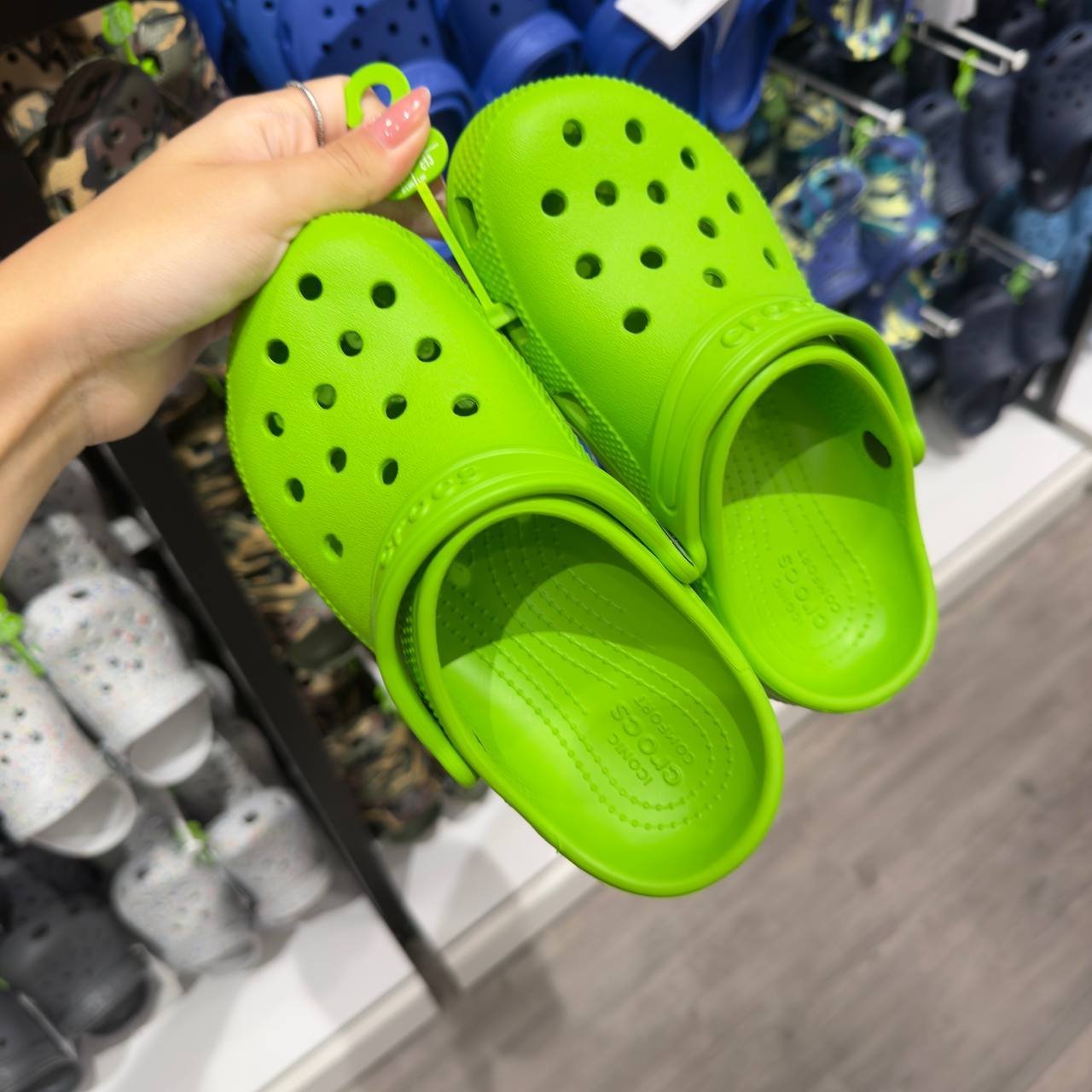 CROCS