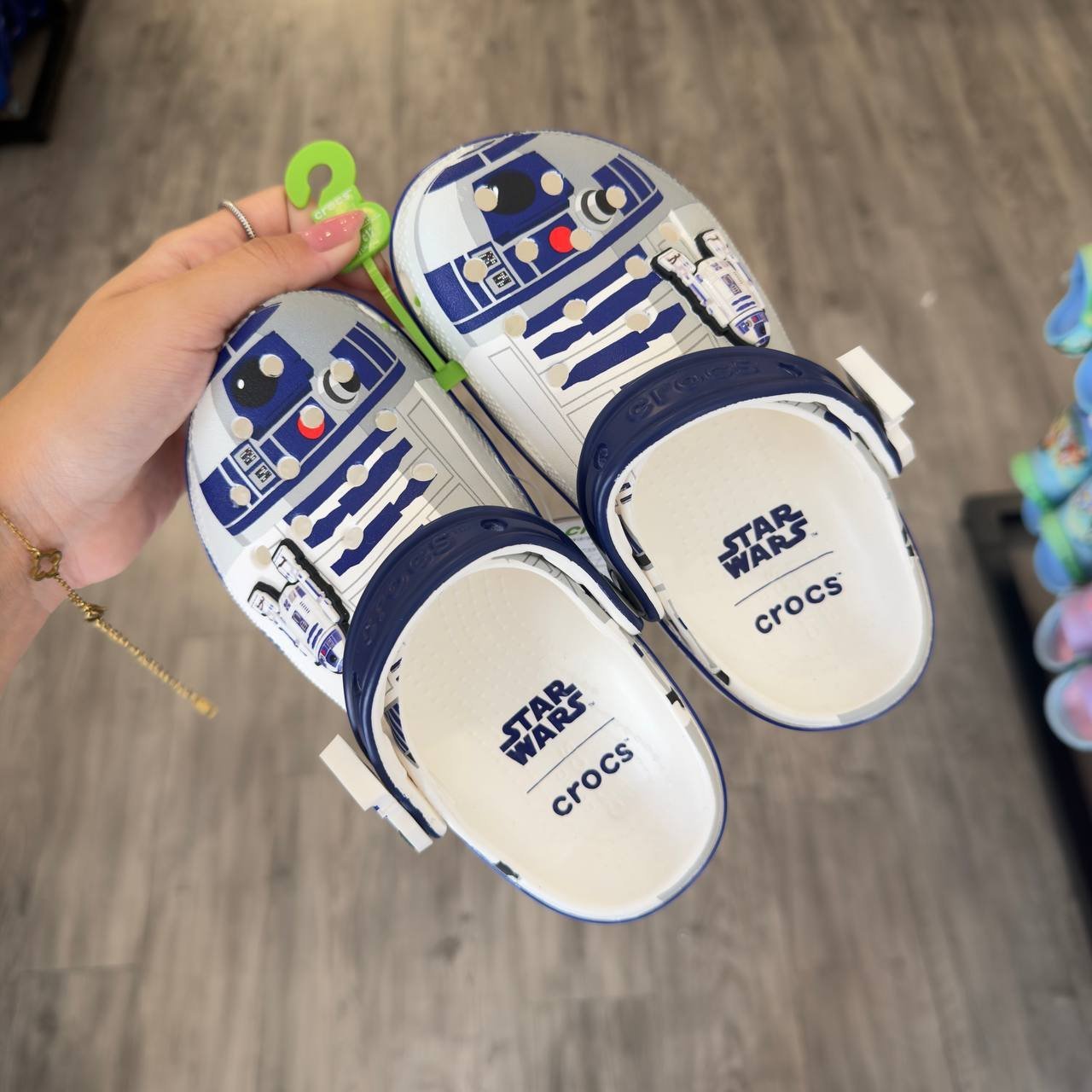 CROCS