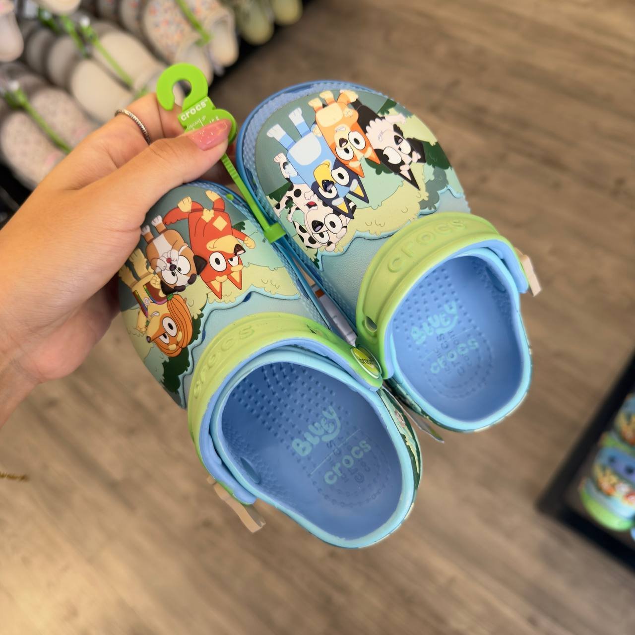 CROCS