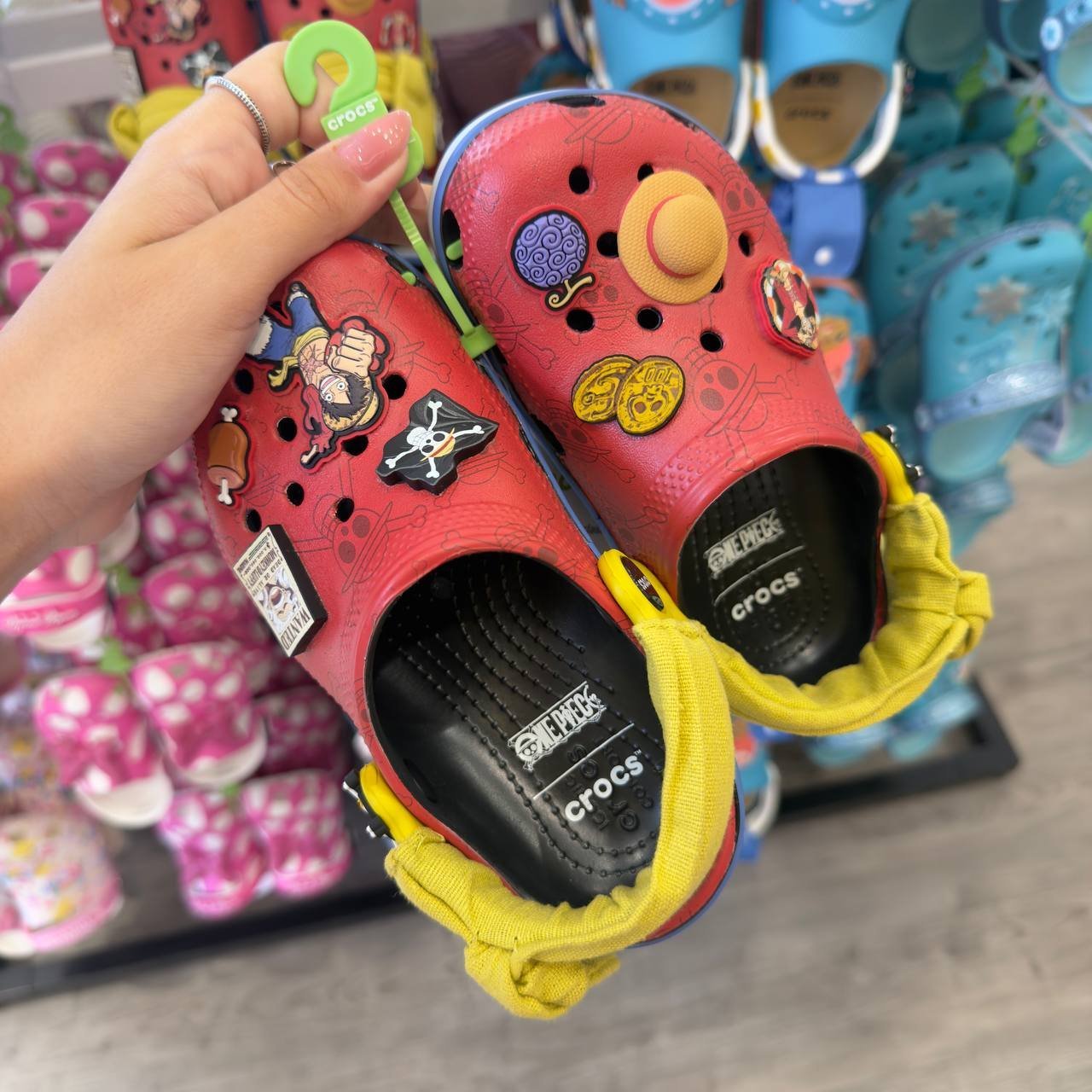 CROCS
