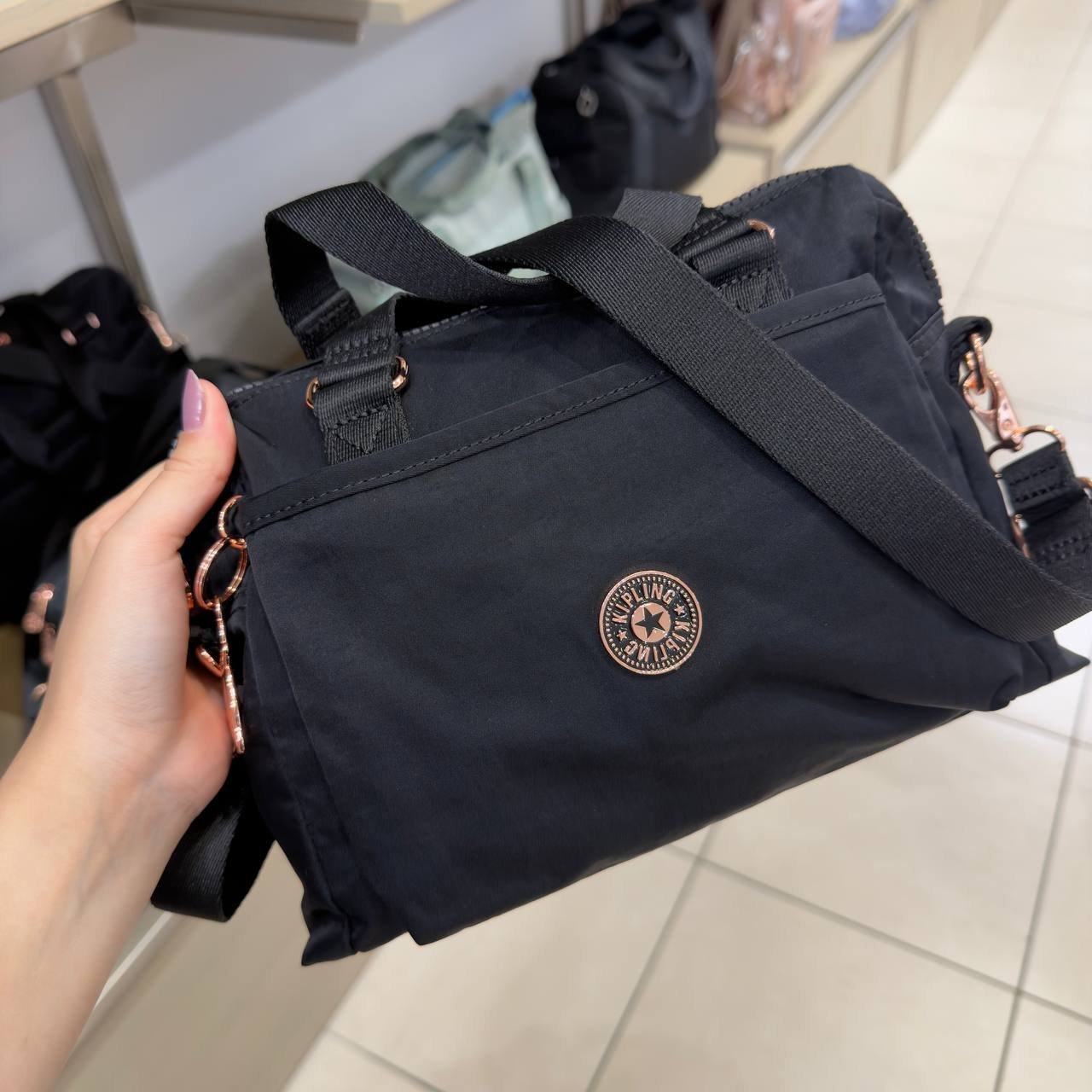 BOLSA DE MÃO COM ALÇA EXTRA BEXIE