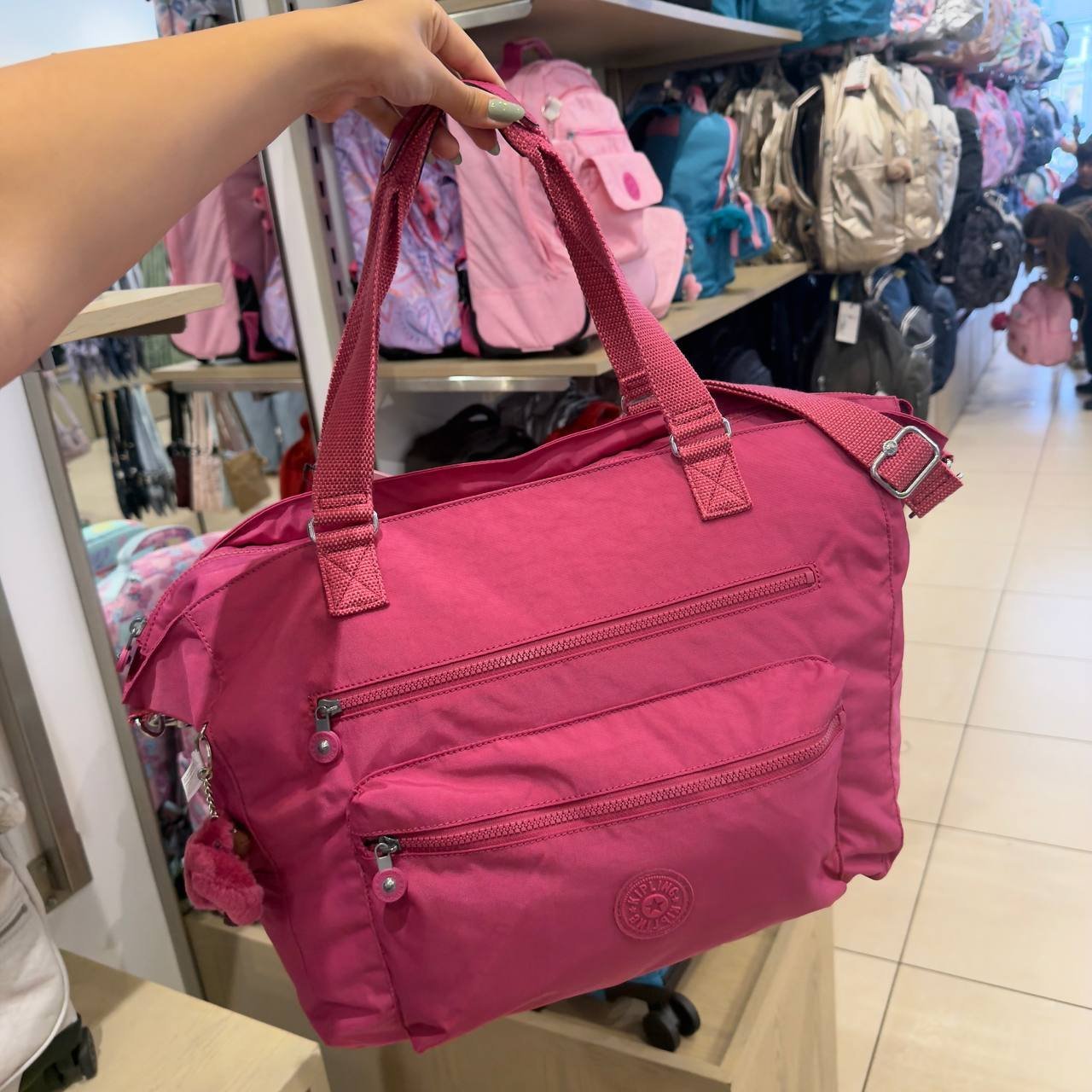 BOLSA DE OMBRO COM ALÇA EXTRA ISAAC