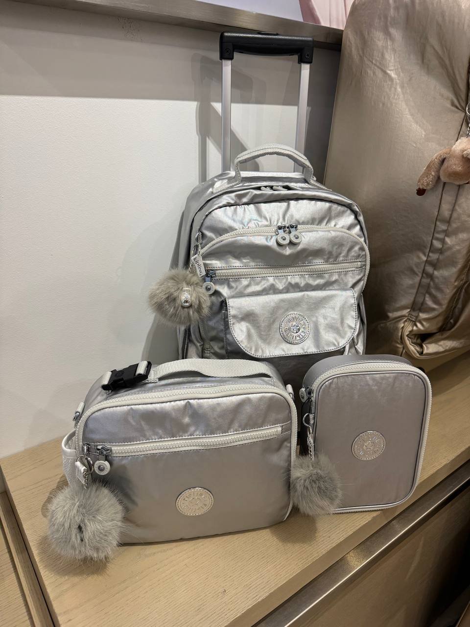 KIT MOCHILA RODINHA