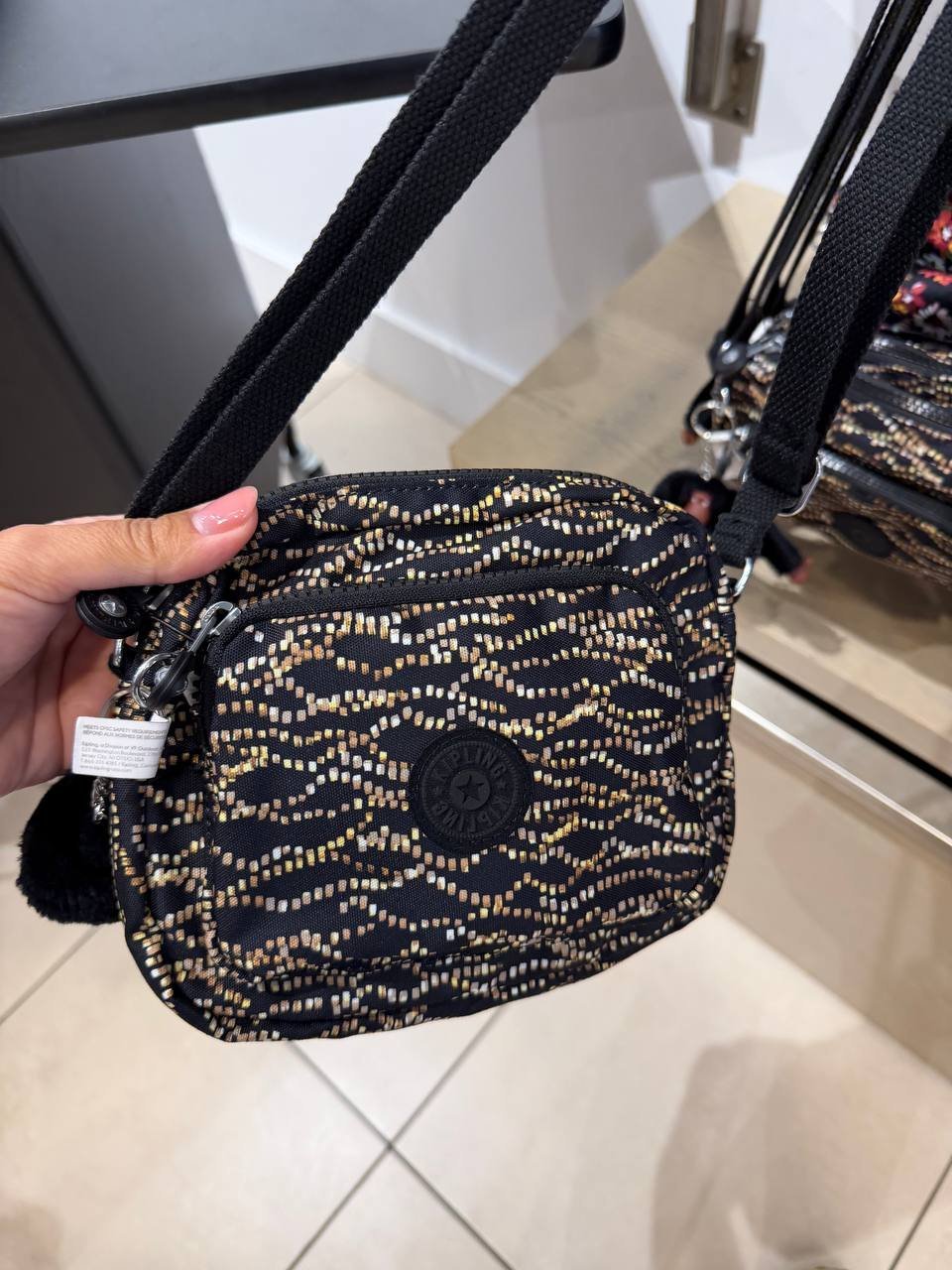 CROSSBODY
