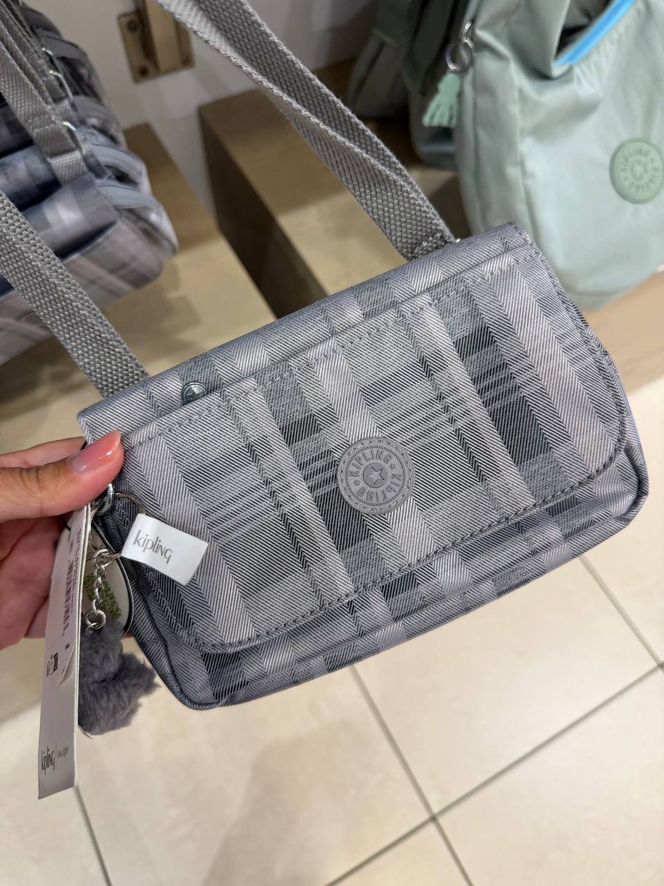 CROSSBODY
