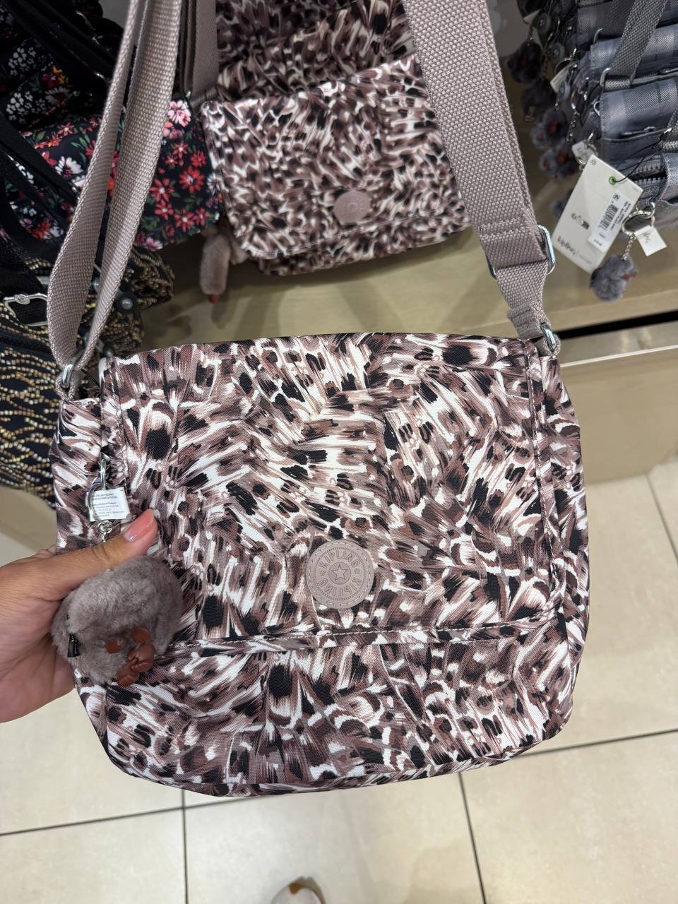 CROSSBODY