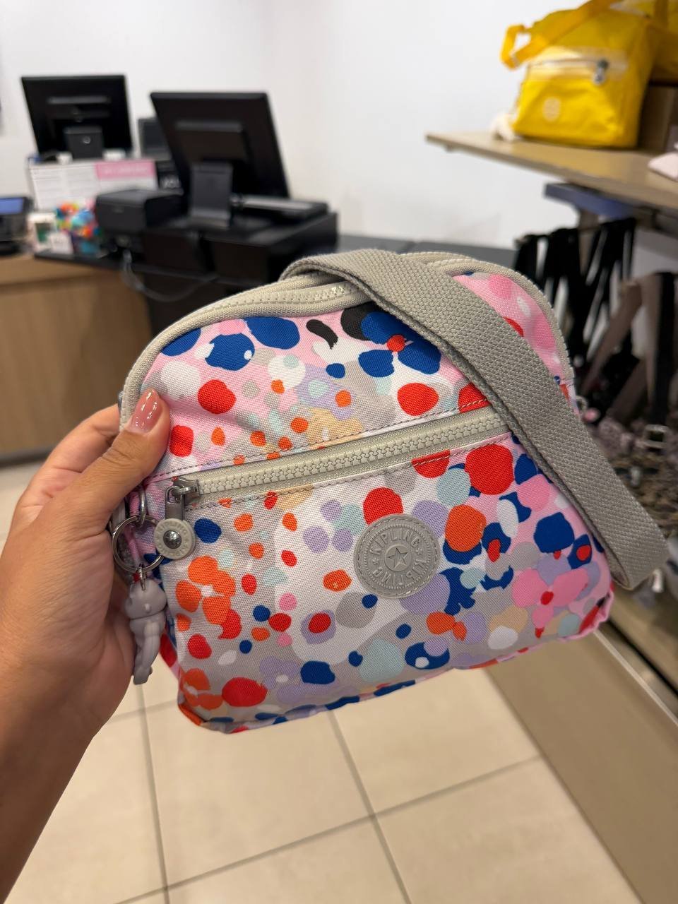 CROSSBODY