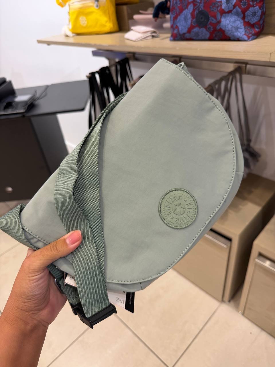 CROSSBODY