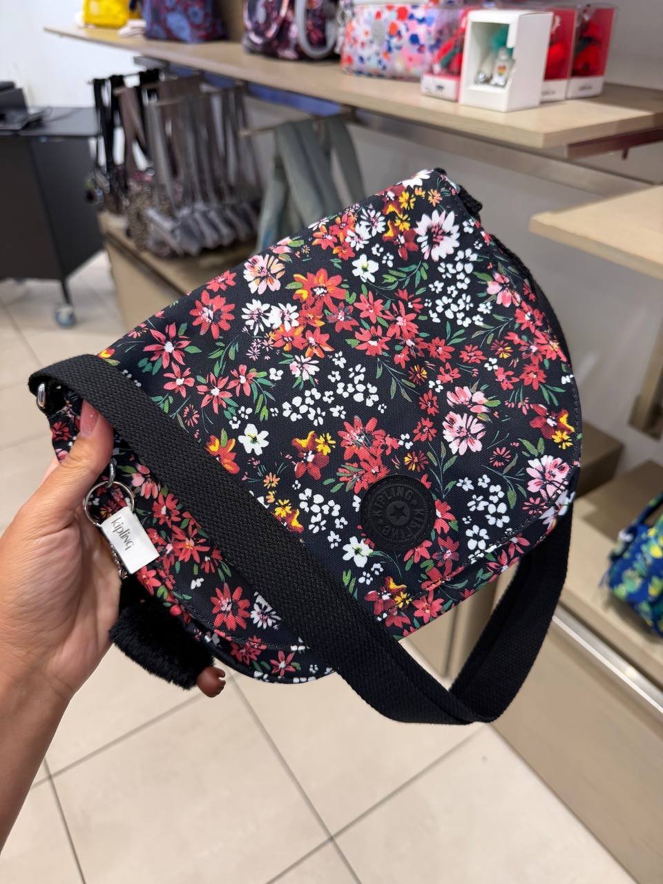 CROSSBODY