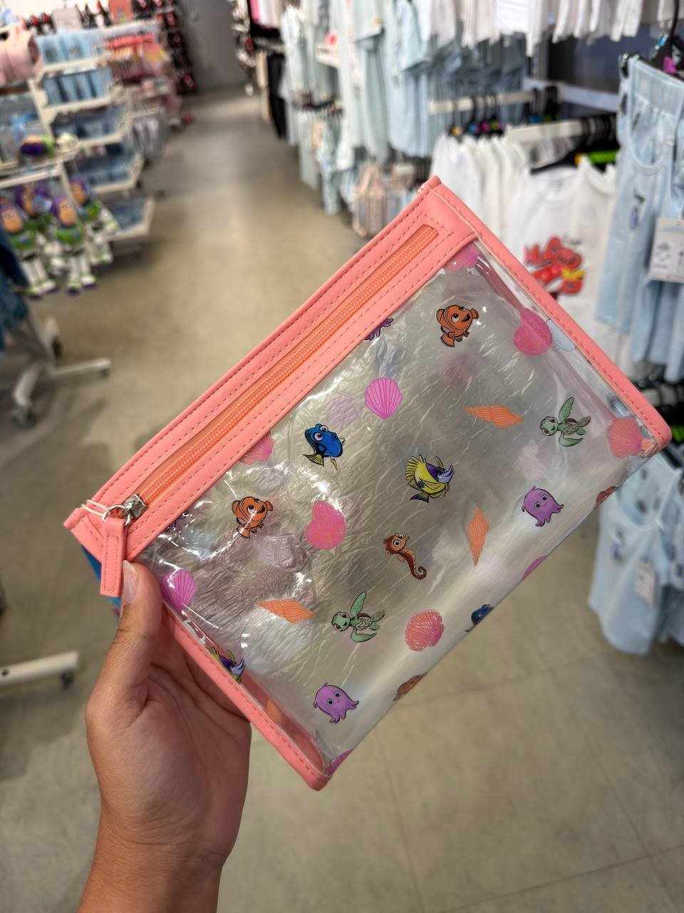 NECESSAIRE