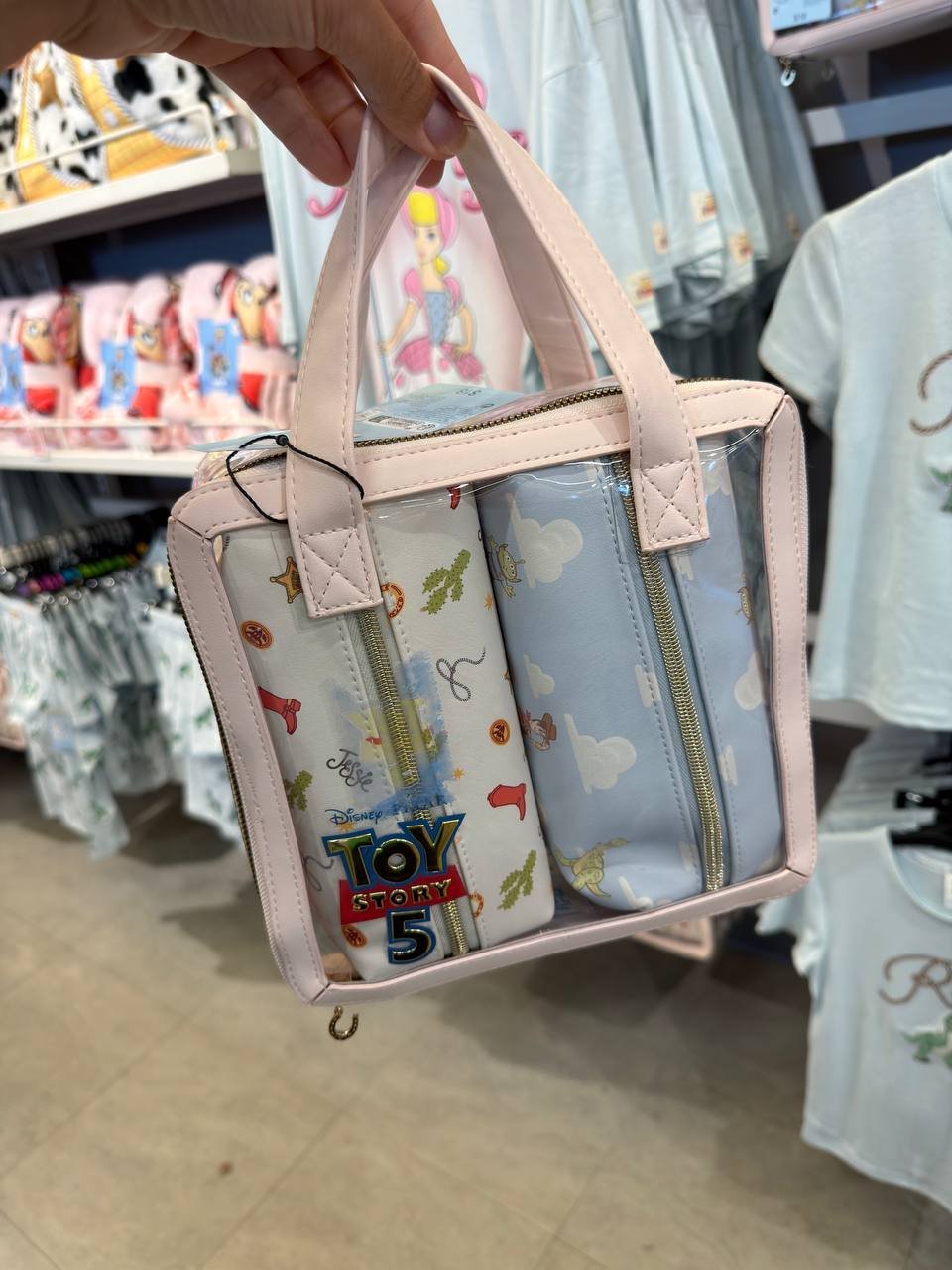 NECESSAIRE