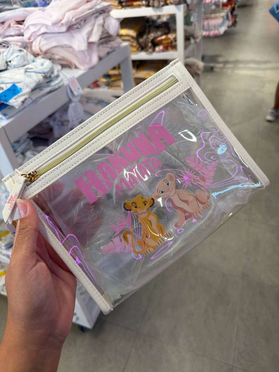 NECESSAIRE