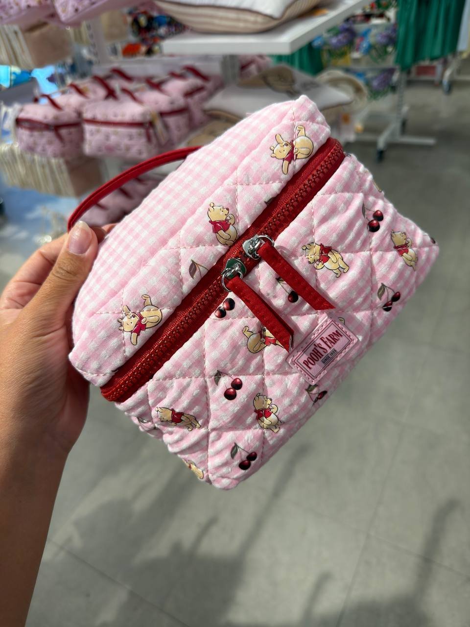 NECESSAIRE