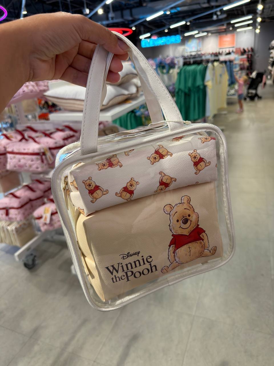 NECESSAIRE