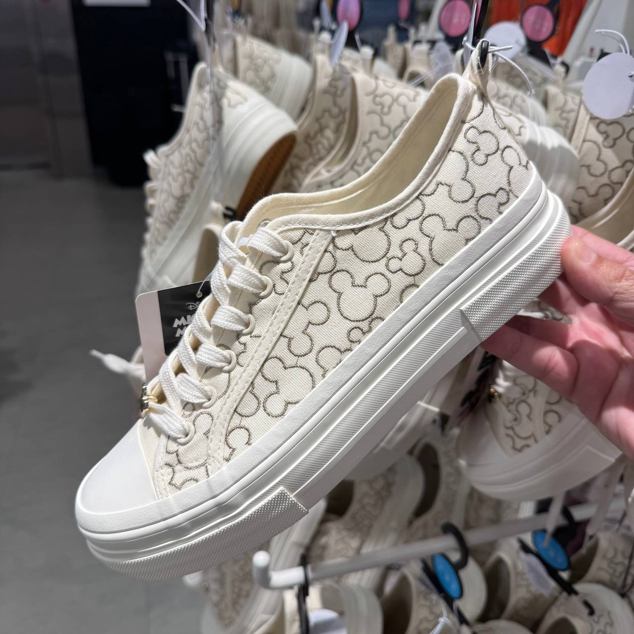 TENIS
