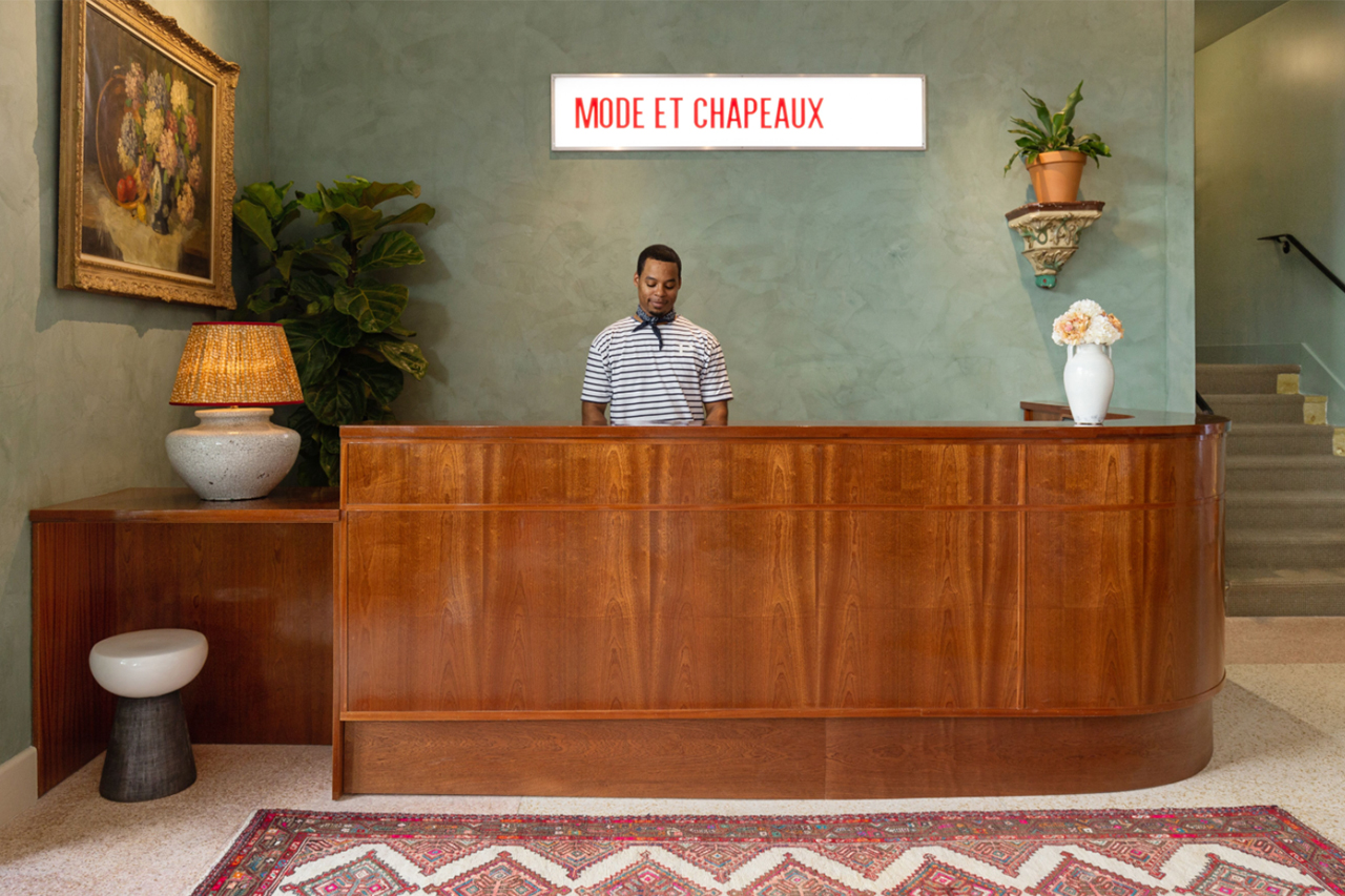 miami front desk