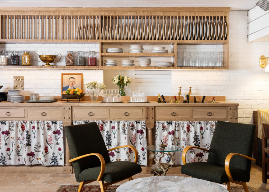 10. LOBBY CAFE_palihouse_weho_CaylonHackwith.