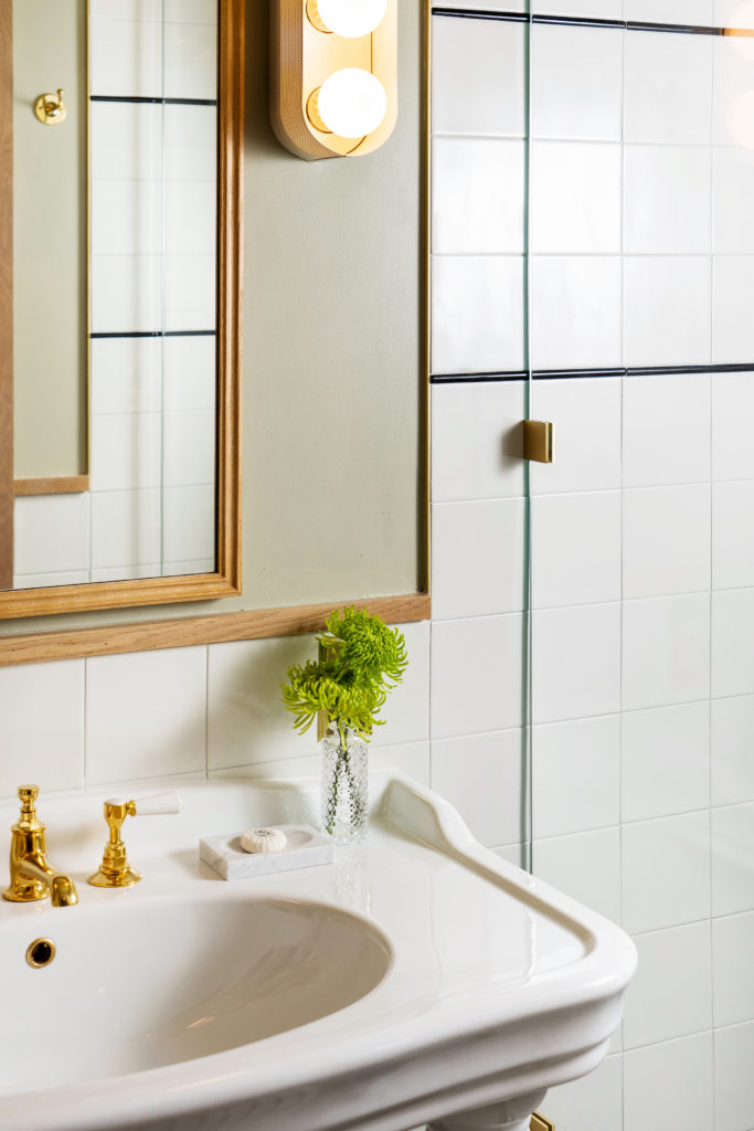 Palihouse Hyde Park Village - bathroom detail