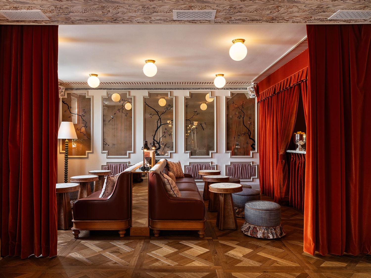 lThe Hôtel Lili Beverly Hills obby bar